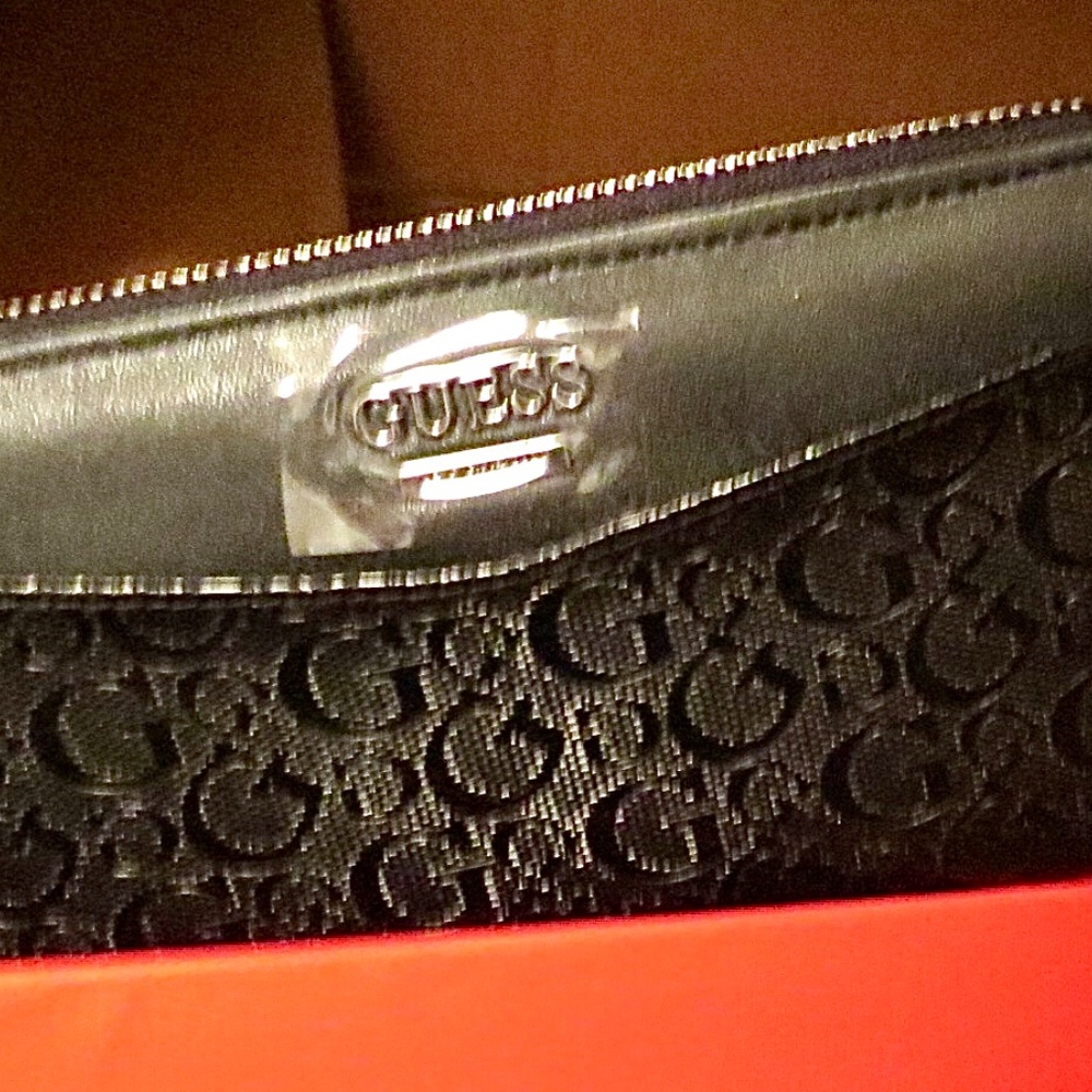 NWT Black Guess Wallet with Vegan Leather - Picture 2 of 7